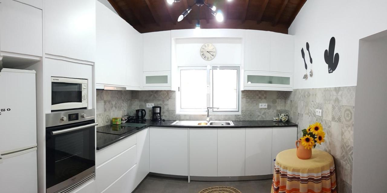 Join Our Relaxed House Near The Beach - Mosteiros Mosteiros  Exterior photo